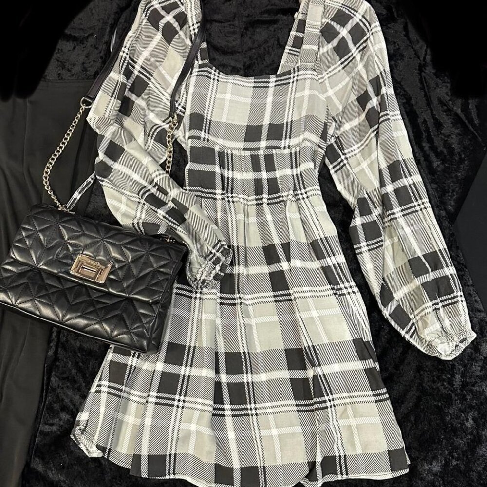 DRESS Love & Joy Black White Plaid Skater Dress Size M Long Sleeve Fit & Flare